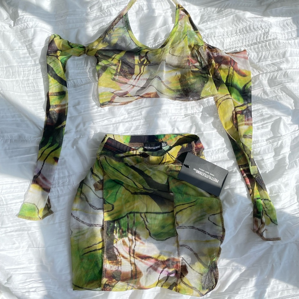 ✩ PrettyLittleThing 
✩ Forest Print

 🍃🌲🍂🐻💚
